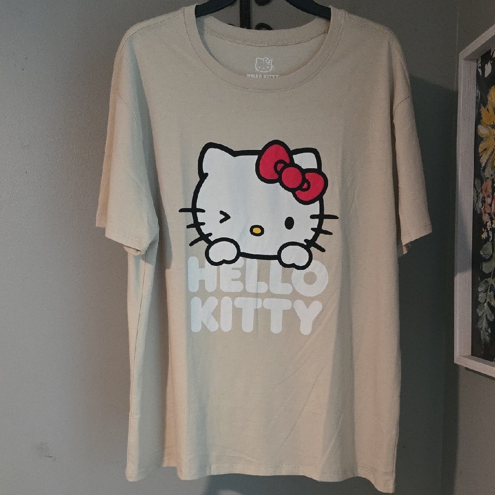 Hello Kitty Short Sleeve Tee with Iconic Design NEW Size XL